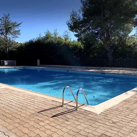 Galaxie Avec Coin Nuit Piscine Tennis Clim * Antibes
